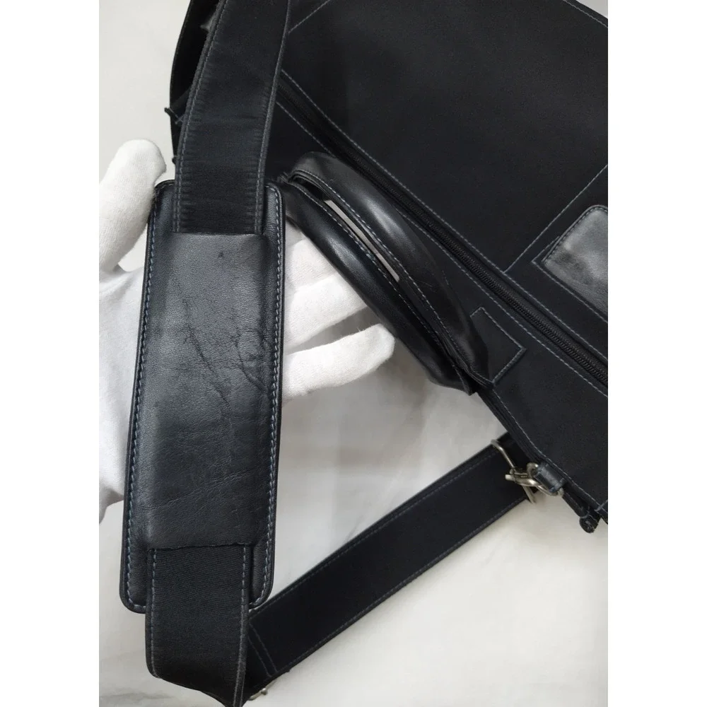 HOBO International Black Nylon Messenger Crossbody Bag